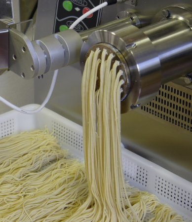 Multipla Extruder-based combi pasta machine